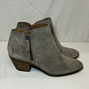 FRYE Judith Zip Leather Bootie Women's SZ 8.5 Gray Suede